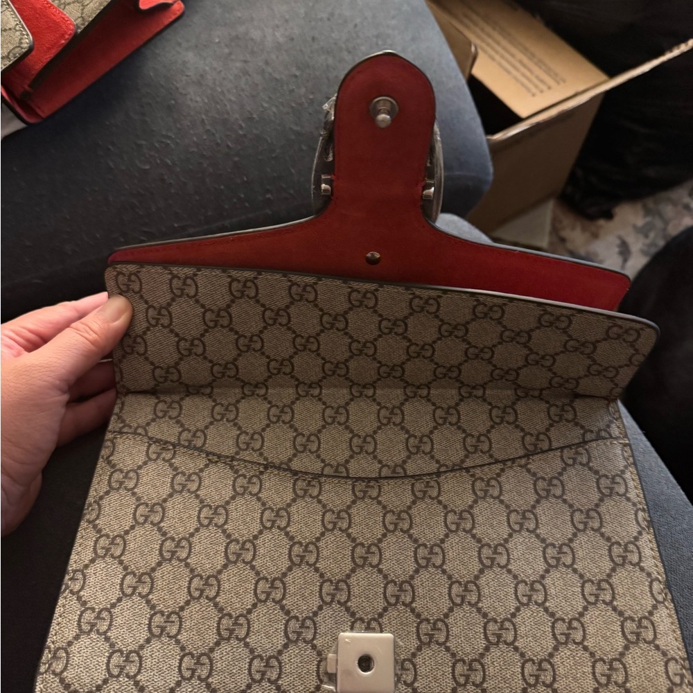 Elegant Monogram Inspired Top Handle Bag with Statement Clasp - Picture 3 of 9